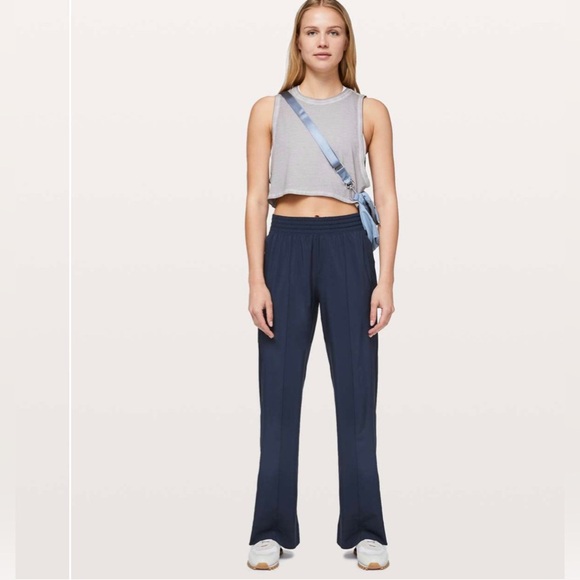Lululemon Wanderer Wide Leg Pant Navy Blue size 2 - Picture 1 of 8